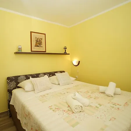 Korcula Pelegrin Close To The Sea *