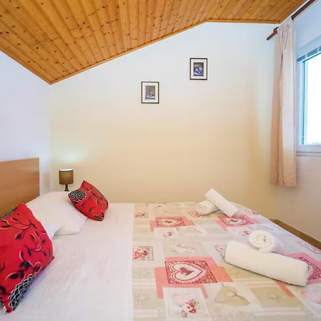 Korcula Pelegrin Close To The Sea *